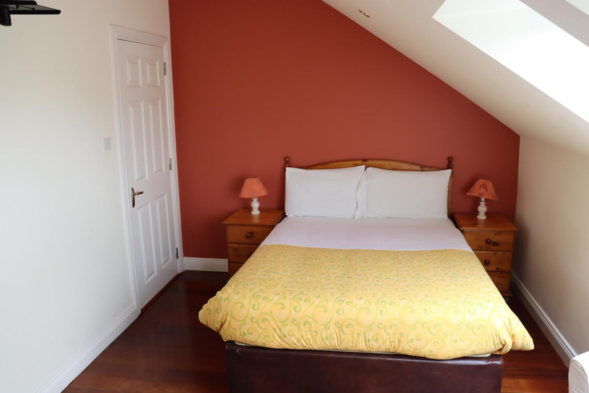 The Old Pier Guest Accommodation, Bed Only, No Breakfast Ballydavid Bagian luar foto