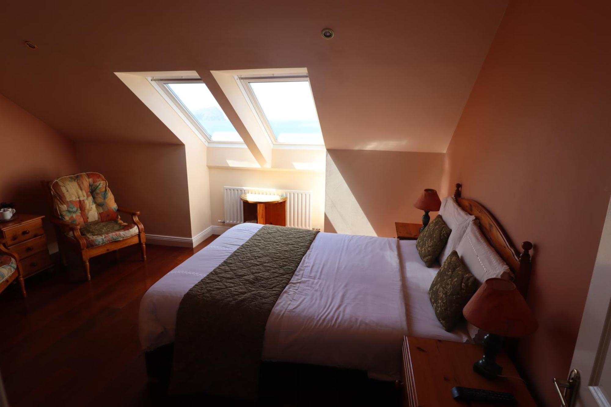 The Old Pier Guest Accommodation, Bed Only, No Breakfast Ballydavid Bagian luar foto