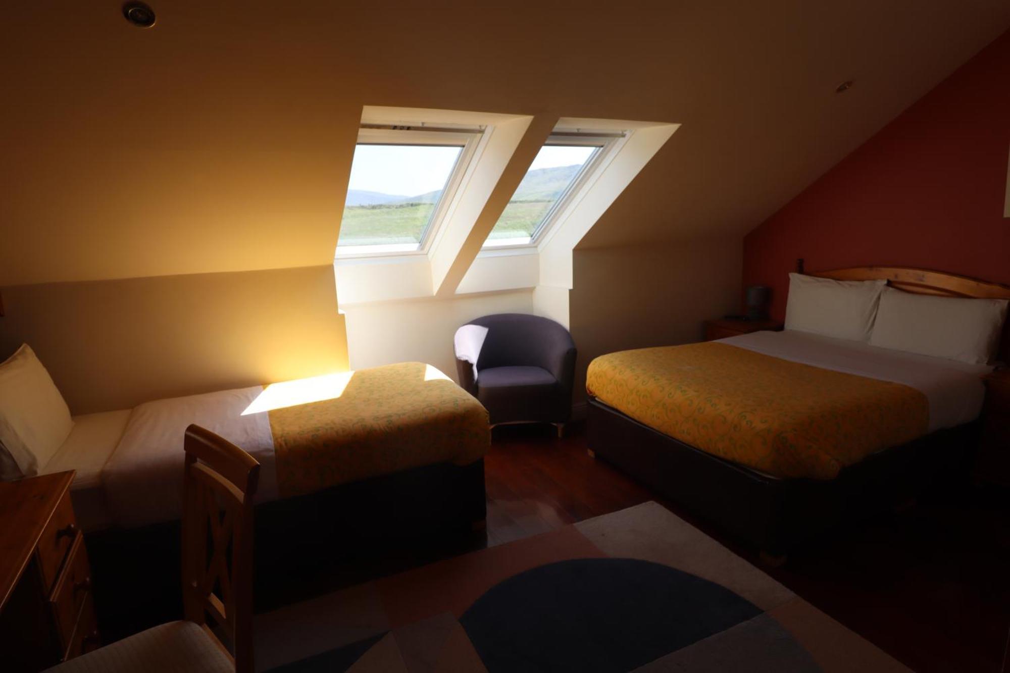 The Old Pier Guest Accommodation, Bed Only, No Breakfast Ballydavid Bagian luar foto