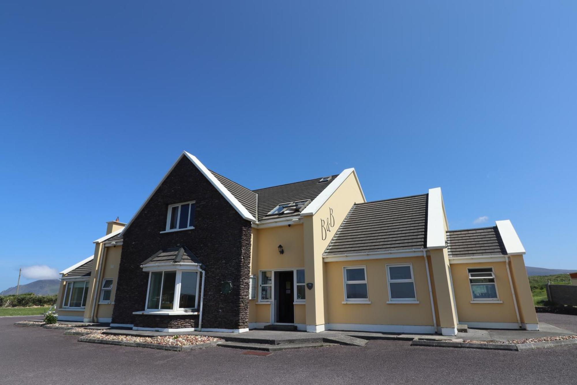 The Old Pier Guest Accommodation, Bed Only, No Breakfast Ballydavid Bagian luar foto