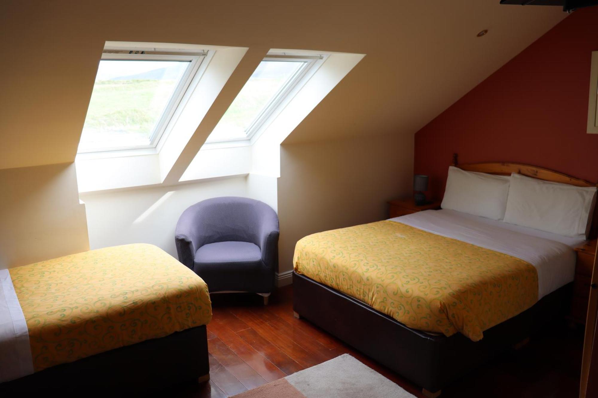 The Old Pier Guest Accommodation, Bed Only, No Breakfast Ballydavid Bagian luar foto